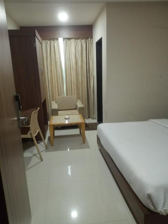 Mnr Resort Piparia Exterior photo