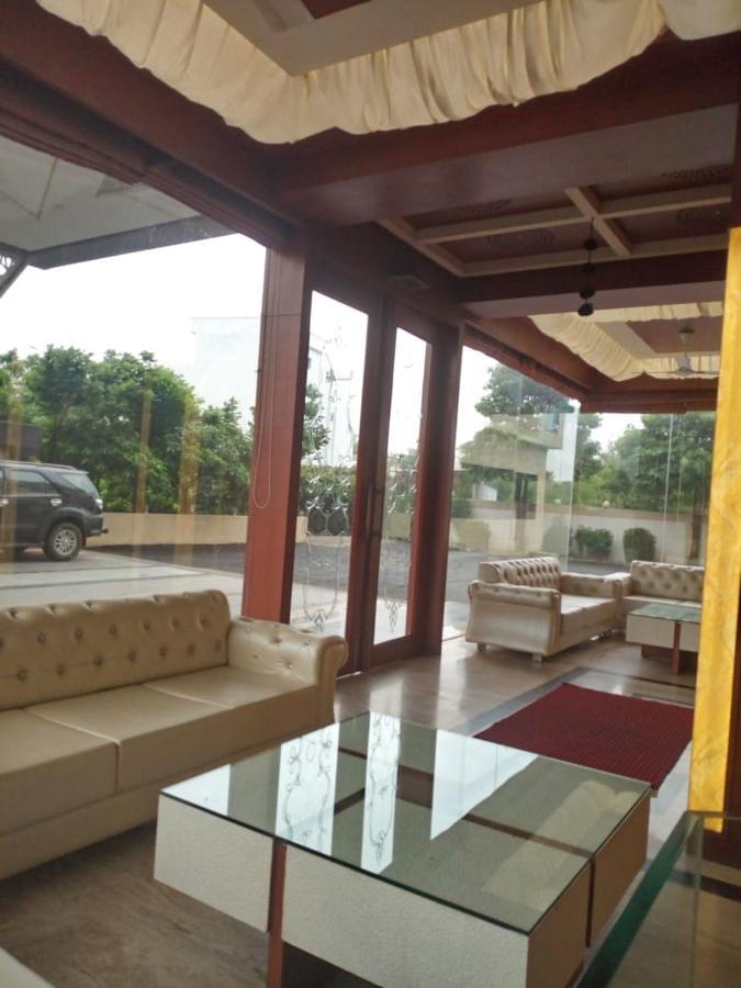 Mnr Resort Piparia Exterior photo